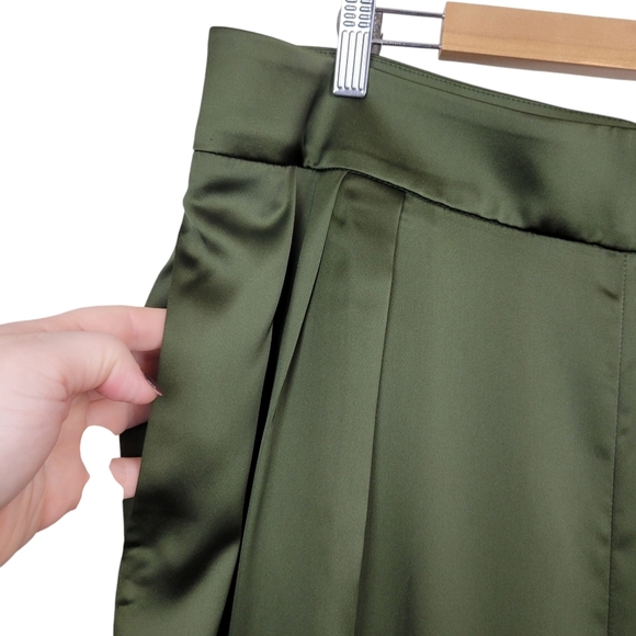 Banana Republic Factory Pleated Wide-Leg Pant Size 18 Waimea Olive Green Satin - Picture 4 of 9